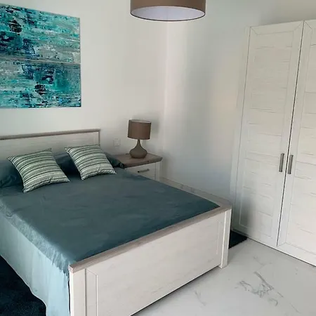 Beachfront Penthouse Apartament Mellieħa