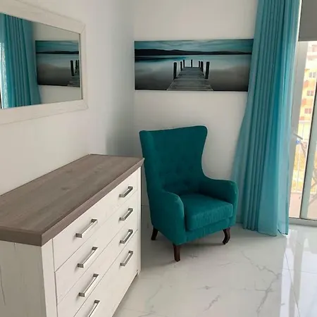 Beachfront Penthouse * Mellieha
